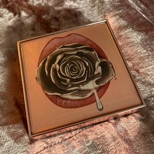 smashbox x vlada petal metal highlighter